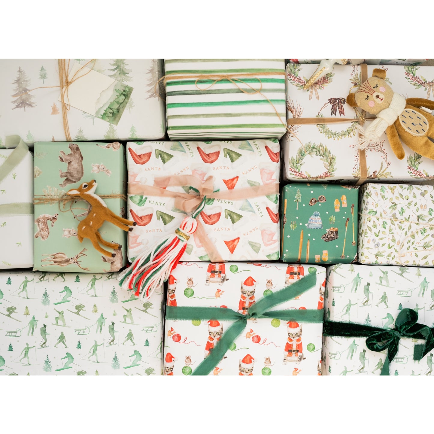 Wreath Gift Wrap Roll